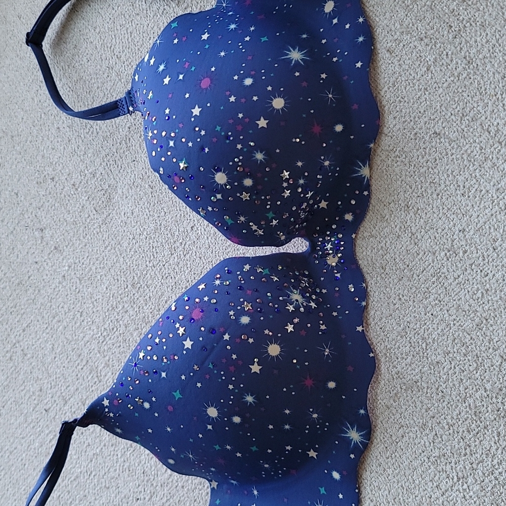 NWOT Victoria's Secret push up bra 38B